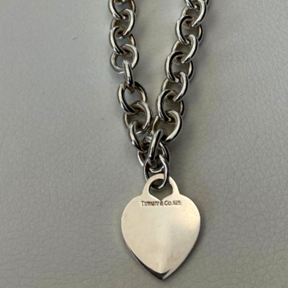 Authentic Tiffany's return to Tiffany necklace and bracelet set